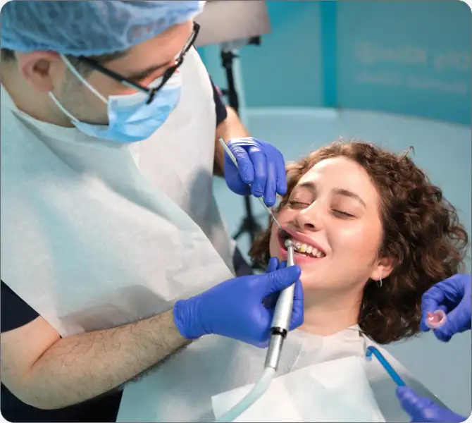 YesSmile Patienten bei der Zahnbehandlung in der Türkei