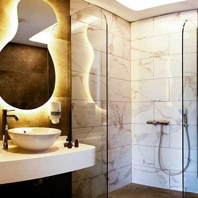 Badezimmer im Hotelzimmer für Yessmile-Patienten